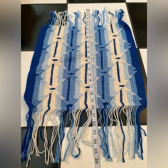 KNIT WOVEN BLACK & BLUE PATTERNED RECTANGLE WITH FRINGE - Picture 5 of 7